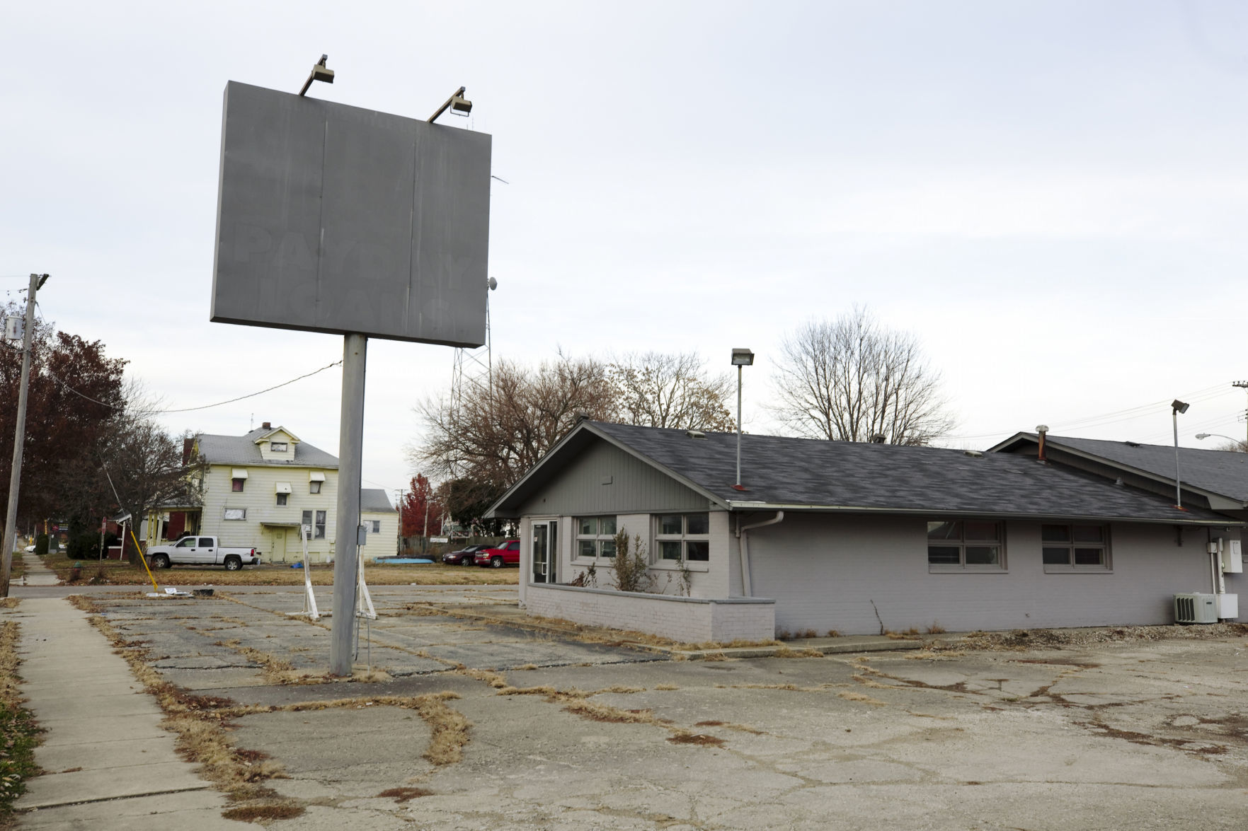 Illinois Title Loans, 1198 N. Main St.